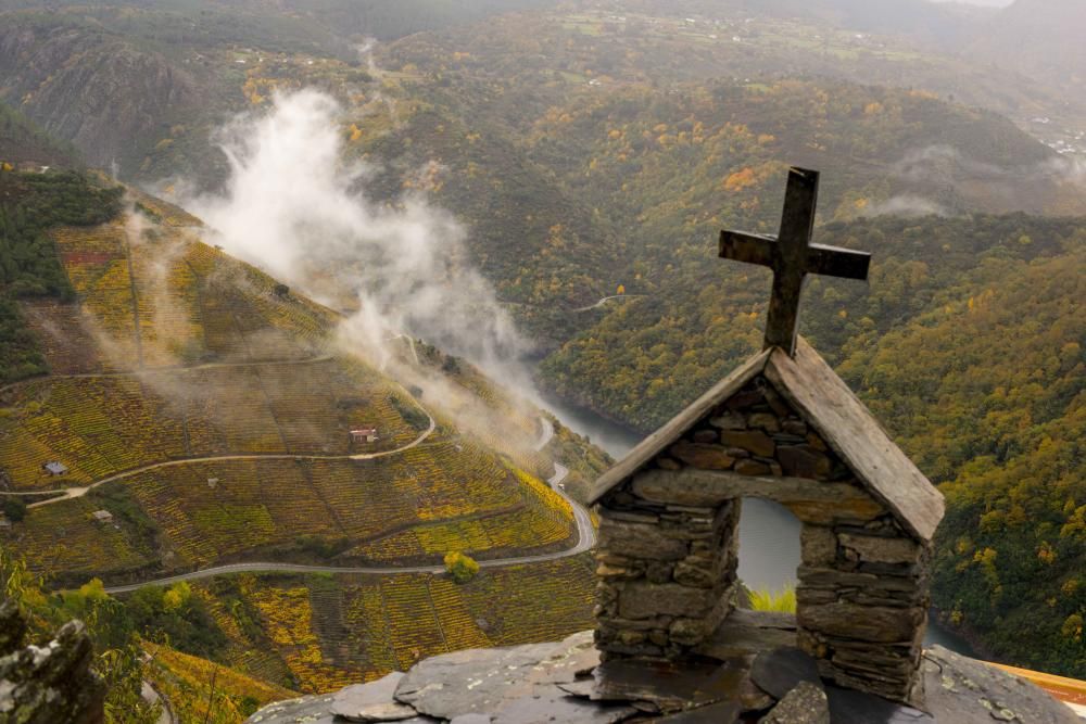 La Ribeira Sacra luce estos días unos hermosos colores otoñales // Brais Lorenzo