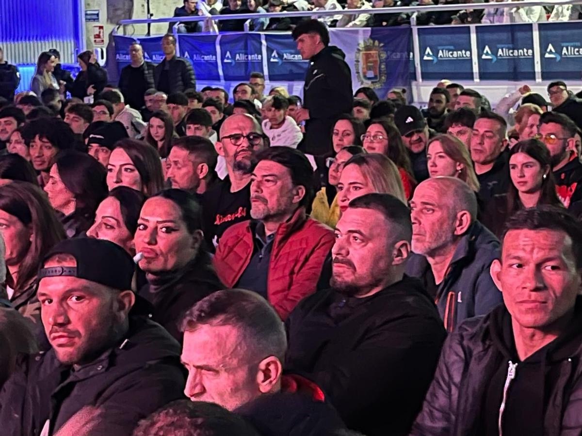 El alcalde Barcala, presente entre los aficionados del Centro de Tecnificación