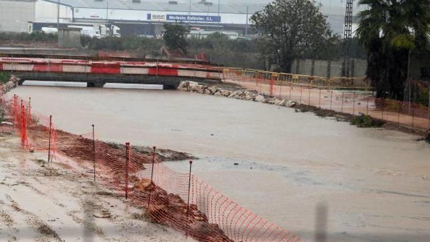 Una vista del Canal de Les Basses, repleto de agua, en una imagen del viernes.