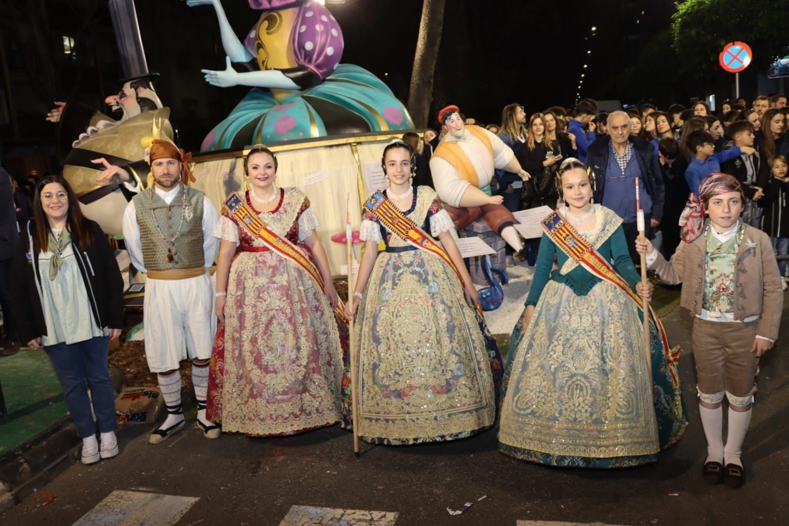 Cremà de la falla infantil de l'Avinguda, ganadora de Torrent