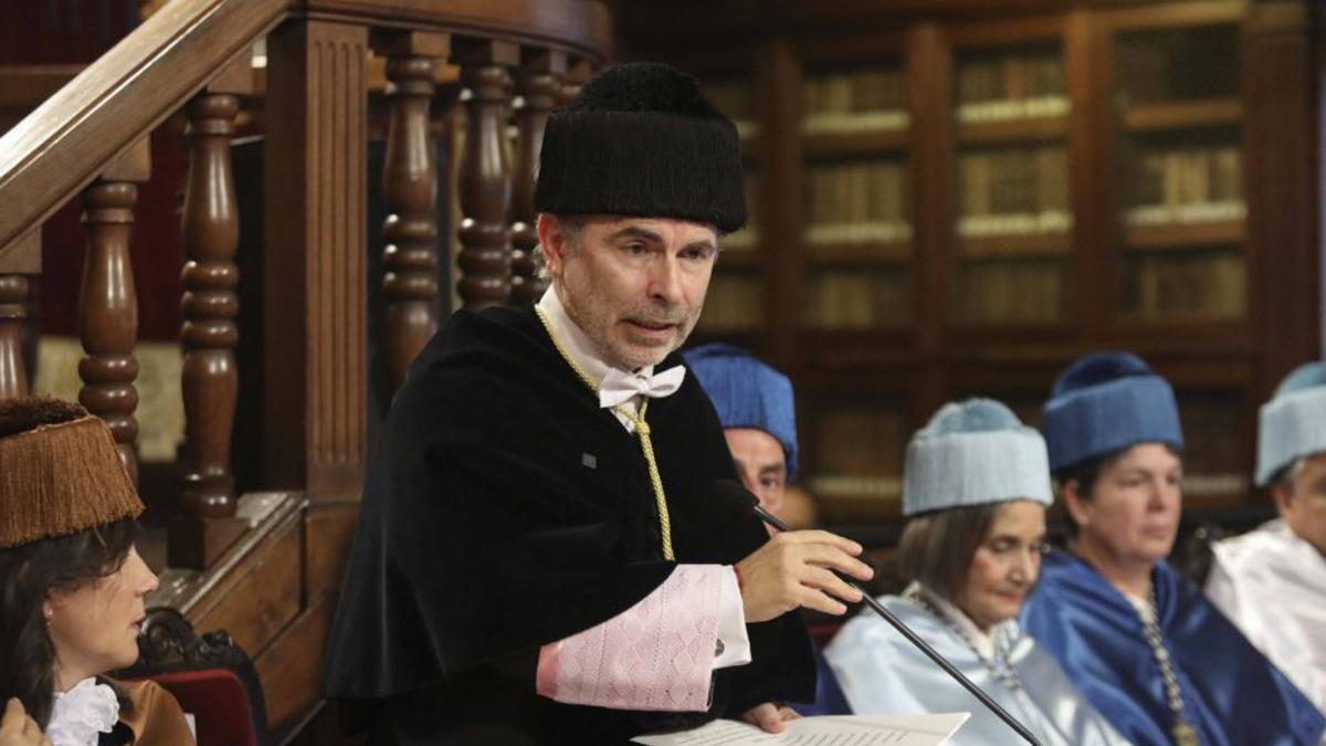 Ignacio Villaverde, en el acto académico de Santa Catalina. | P. SOLARES