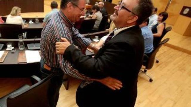 Los ediles Miguel Llorca (CDL) y Lorenzo Medina (PP).
