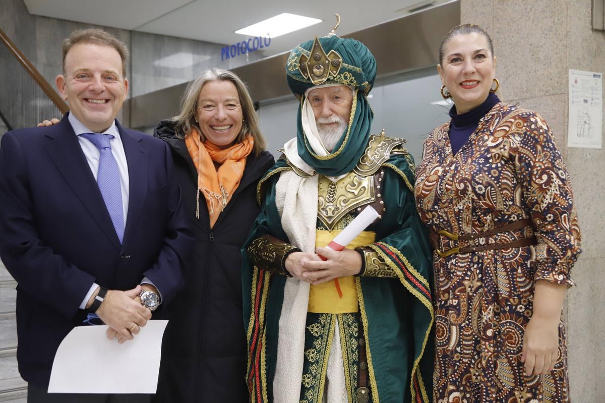 A.J.González Córdoba Presentación cabalgata de los Reyes Magos emisario Real y Julián Urbano