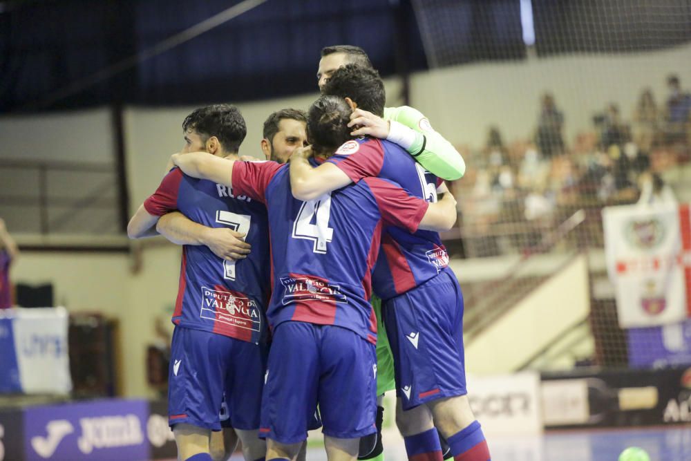 Levante - Valdepeñas: Las mejores fotos del duelo