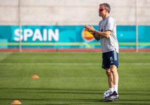 Luis Enrique: «¿Dimitir si ens eliminen? ¿Estàs de broma? Si penso a renovar»
