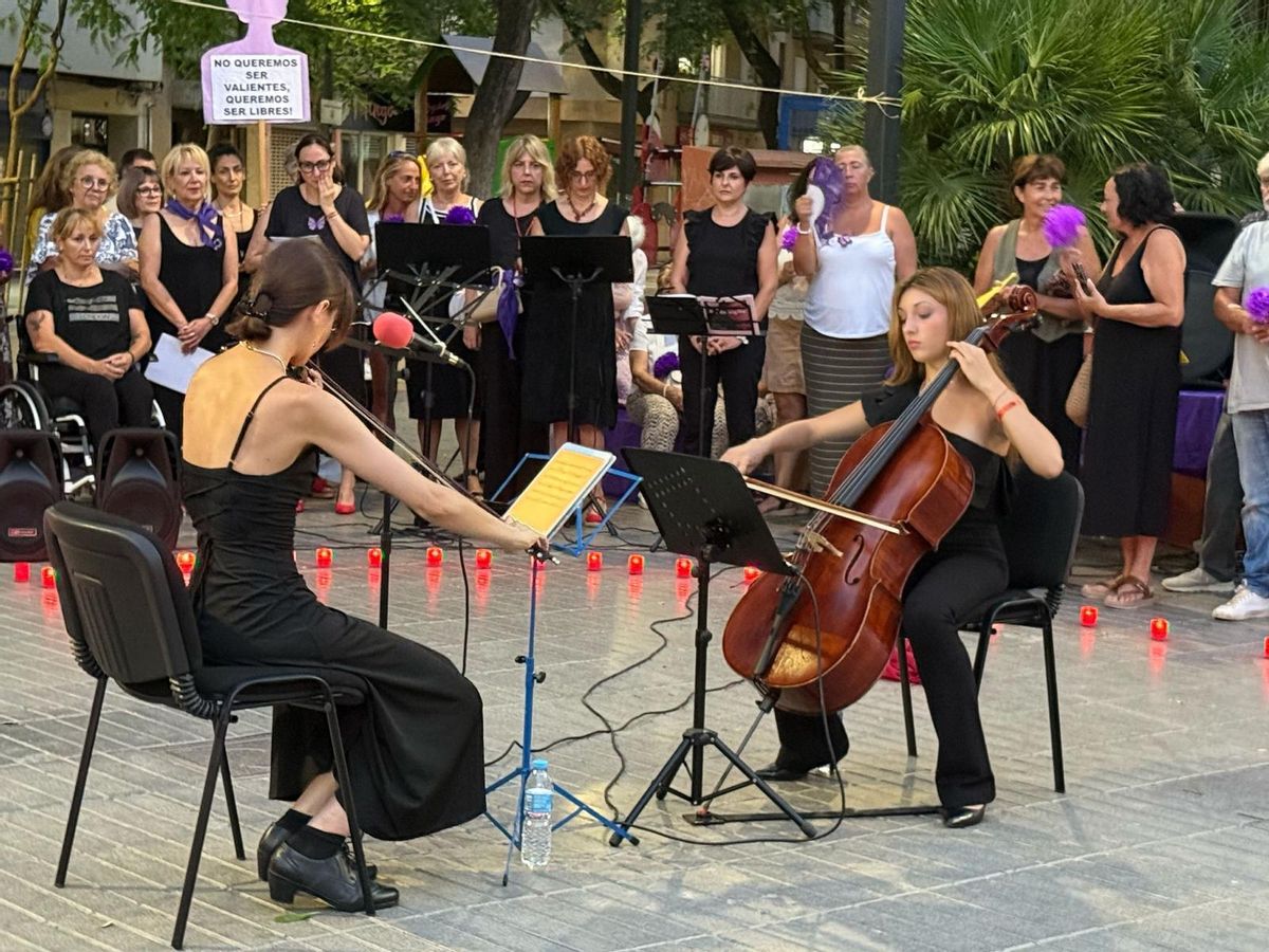 Mireia Berenguer Escrivà y Clàudia Prieto Campos, de la Unió Musical de Torrent.