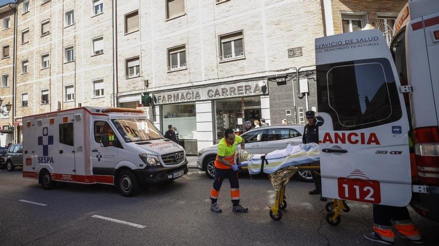 La niña de dos años que cayó por la ventana en Vallobín ya está en casa