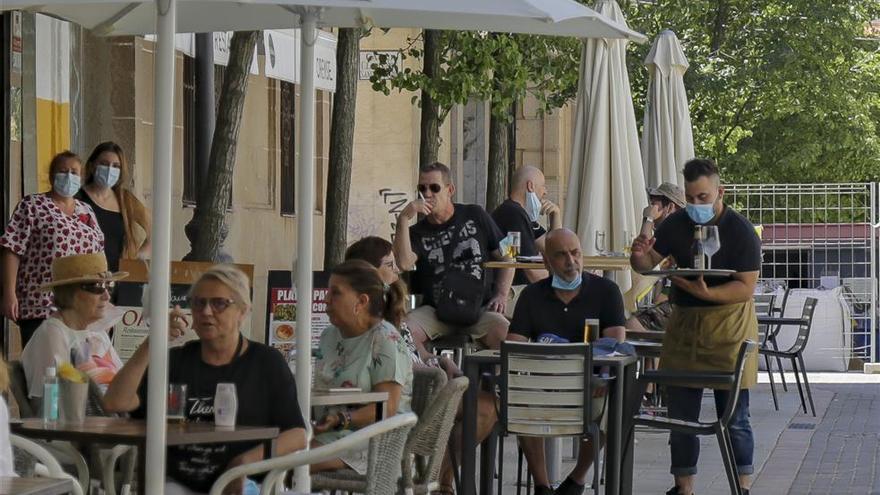 Cáceres levanta el límite de aforos tras bajar la incidencia del covid