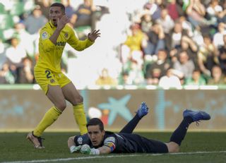 Final | El Villarreal cae ante el Elche en un partido muy flojo (3-1)