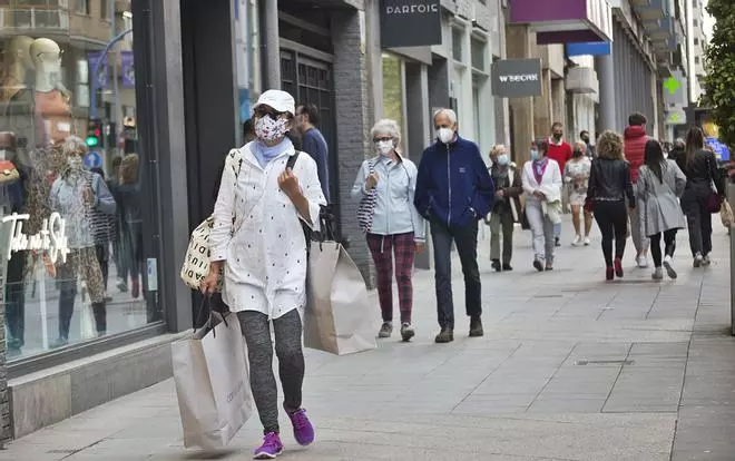 Los centros comerciales prevén impulsar las ventas con la apertura el viernes y el domingo