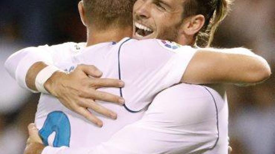 Toni Kroos i Gareth Bale celebren el 0-3 del Reial Madrid