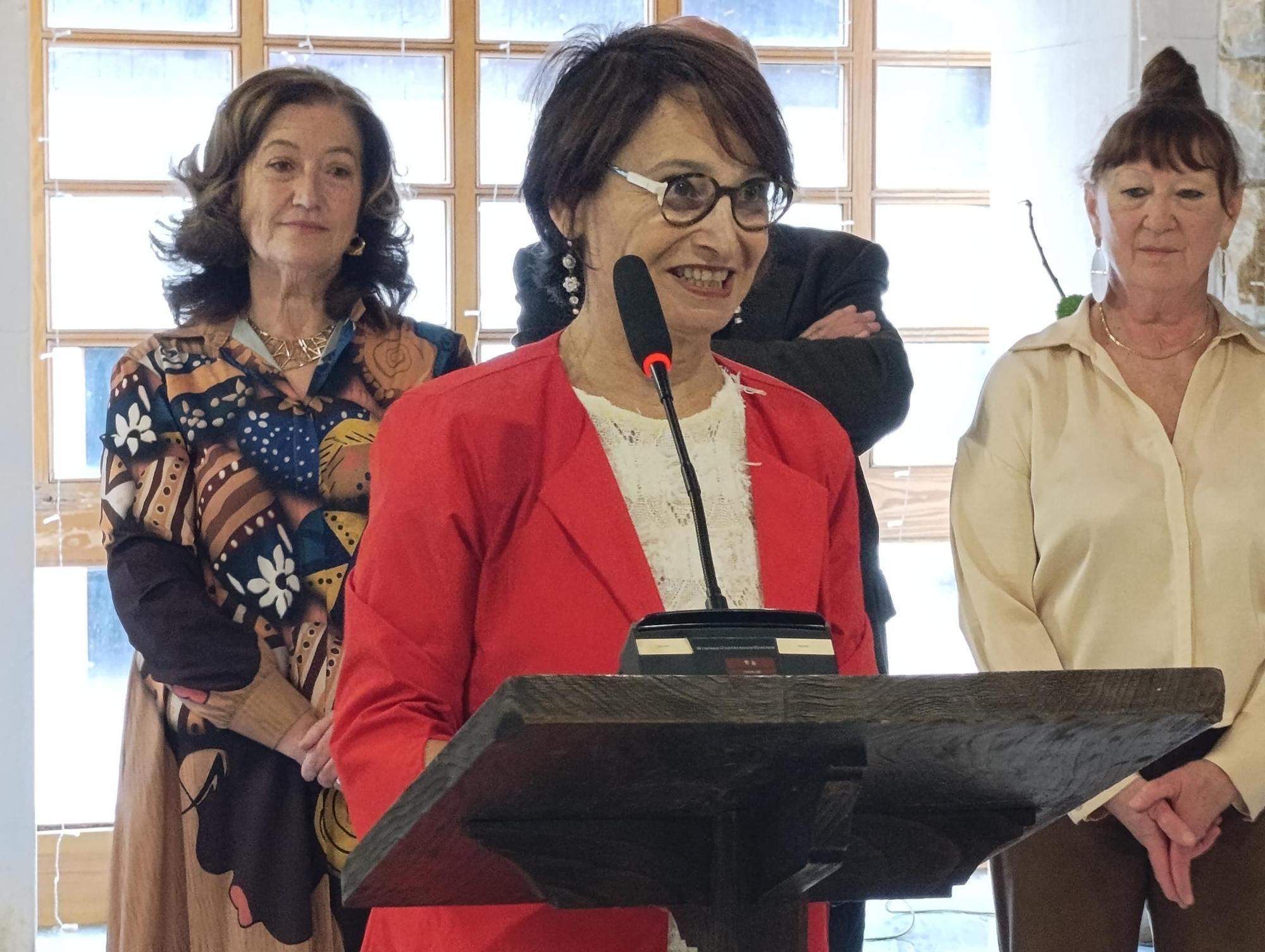 Emotivo y multitudinario homenaje a los sanitarios de Villabona