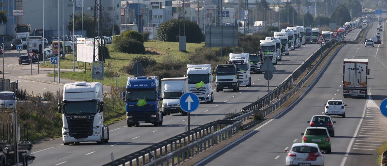 Camiones durante la huelga de transporte.