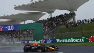 Verstappen gana la carrera sprint de China, con drama para Alonso