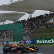 Max Verstappen , al volante del Red Bull en China