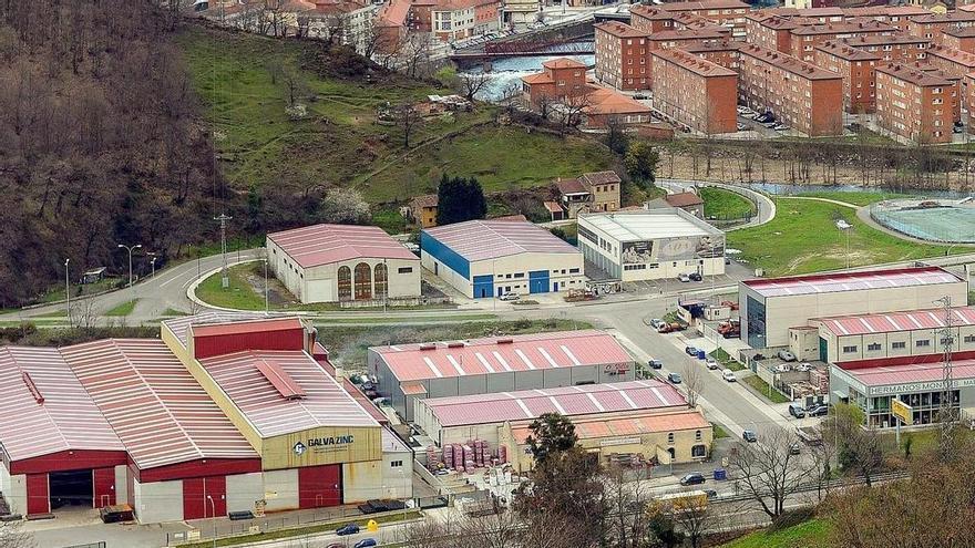 El juzgado frena definitivamente la instalación de un parque de baterías en Sotrondio: está muy cerca de viviendas y del tanatorio