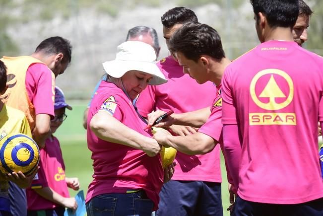 Entrenamiento de la UD Las Palmas en Barranco ...