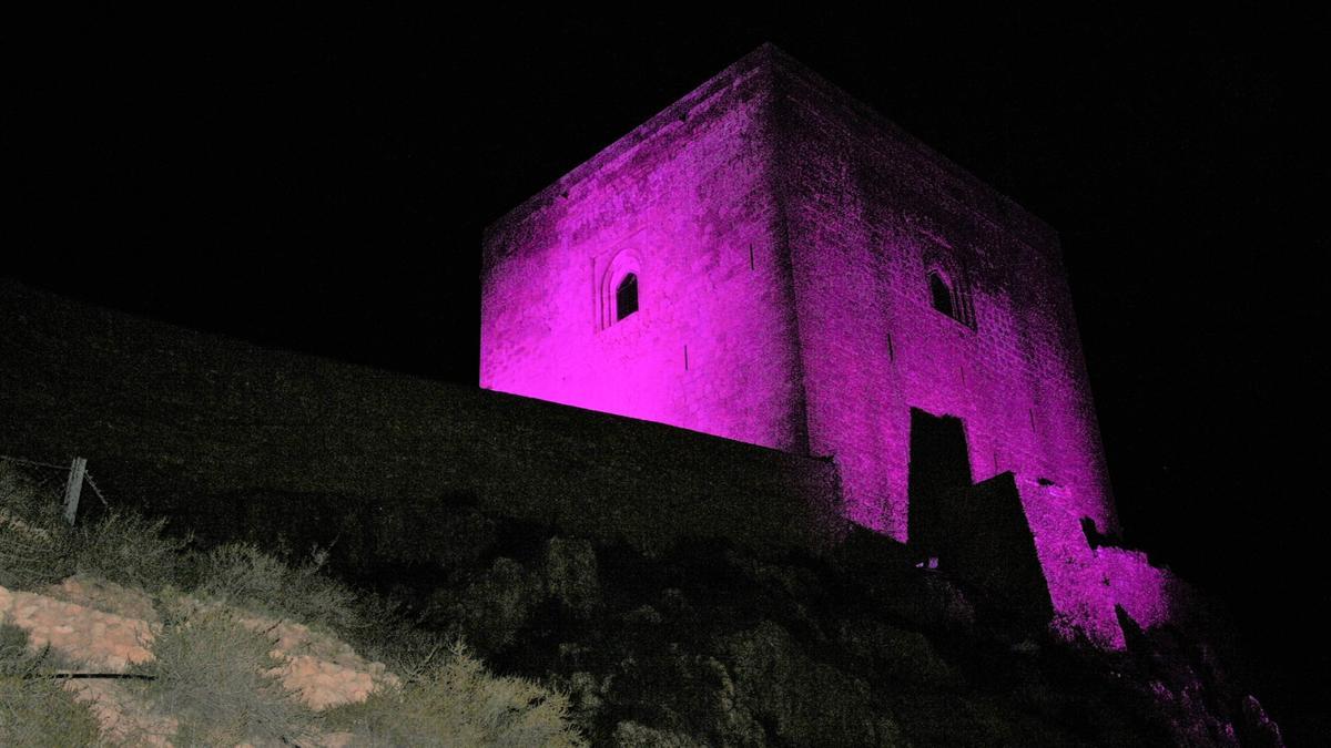 La Torre Alfonsina, anoche, durante las últimas pruebas de iluminación.