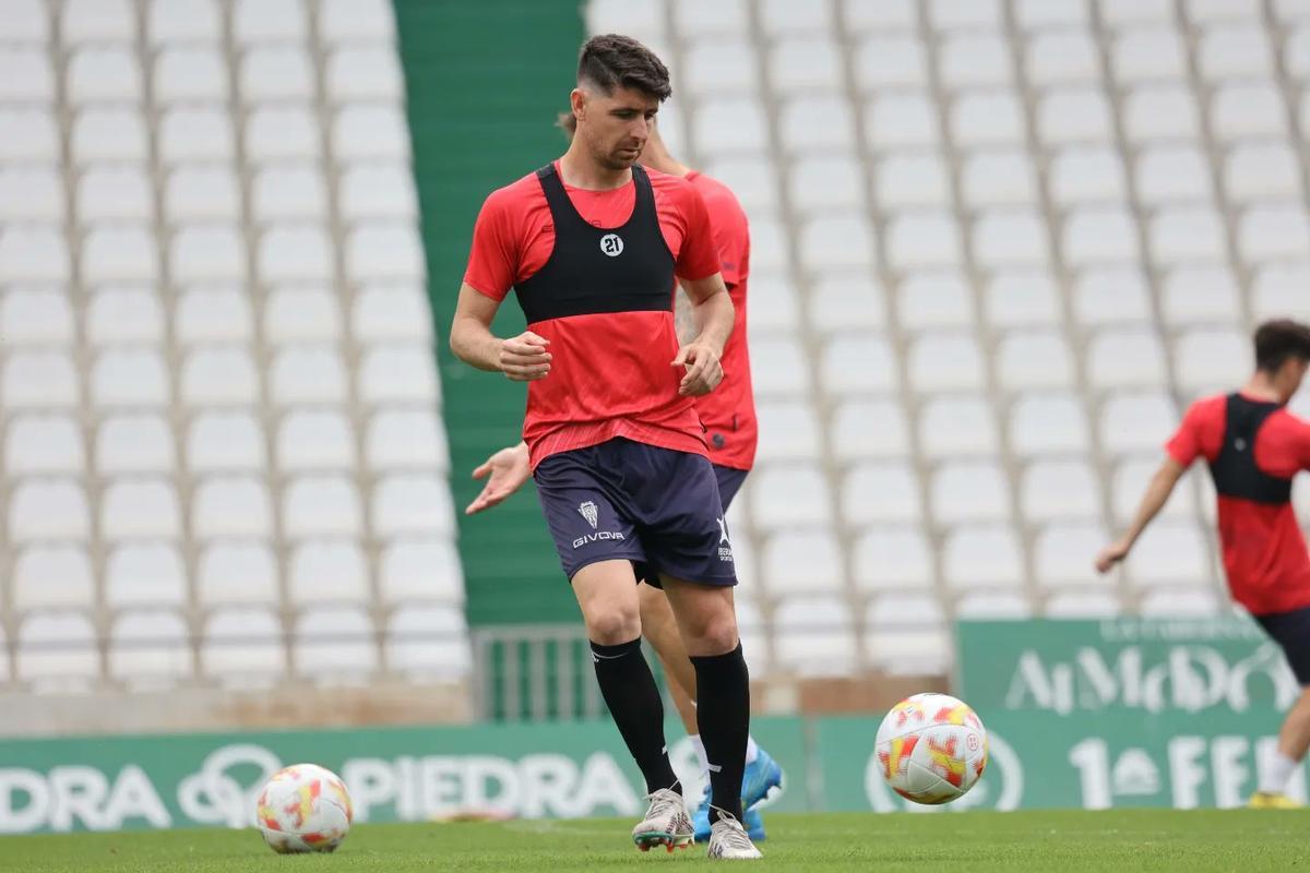 Javi Flores, en la última sesión de entrenamiento en El Arcángel.