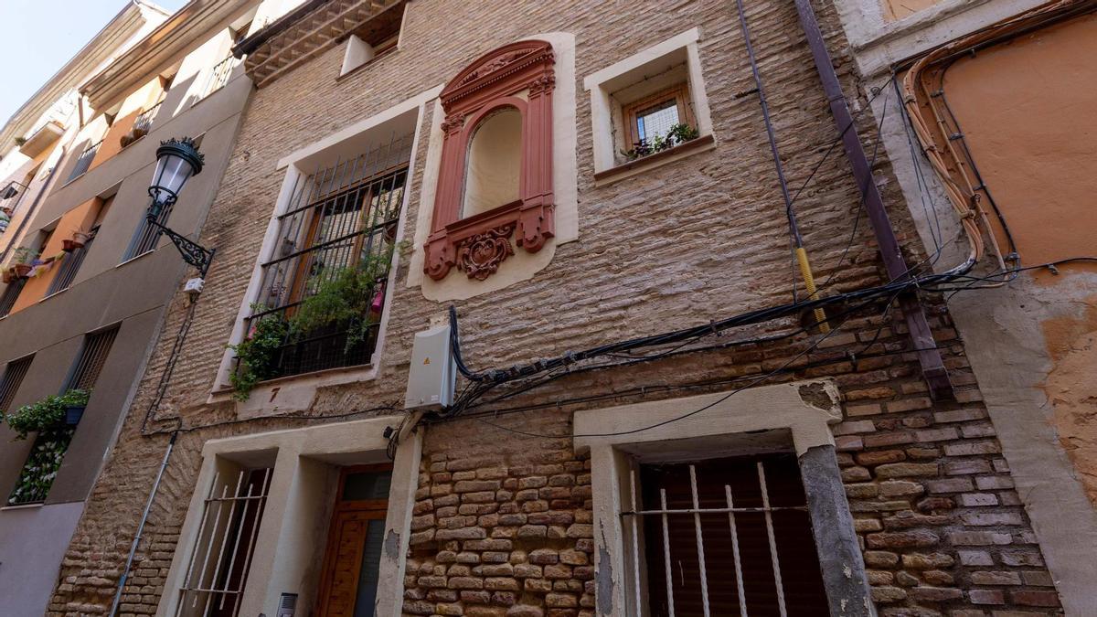 Una de las viejas casonas tradicionales aragonesas que se conservan en Zaragoza.