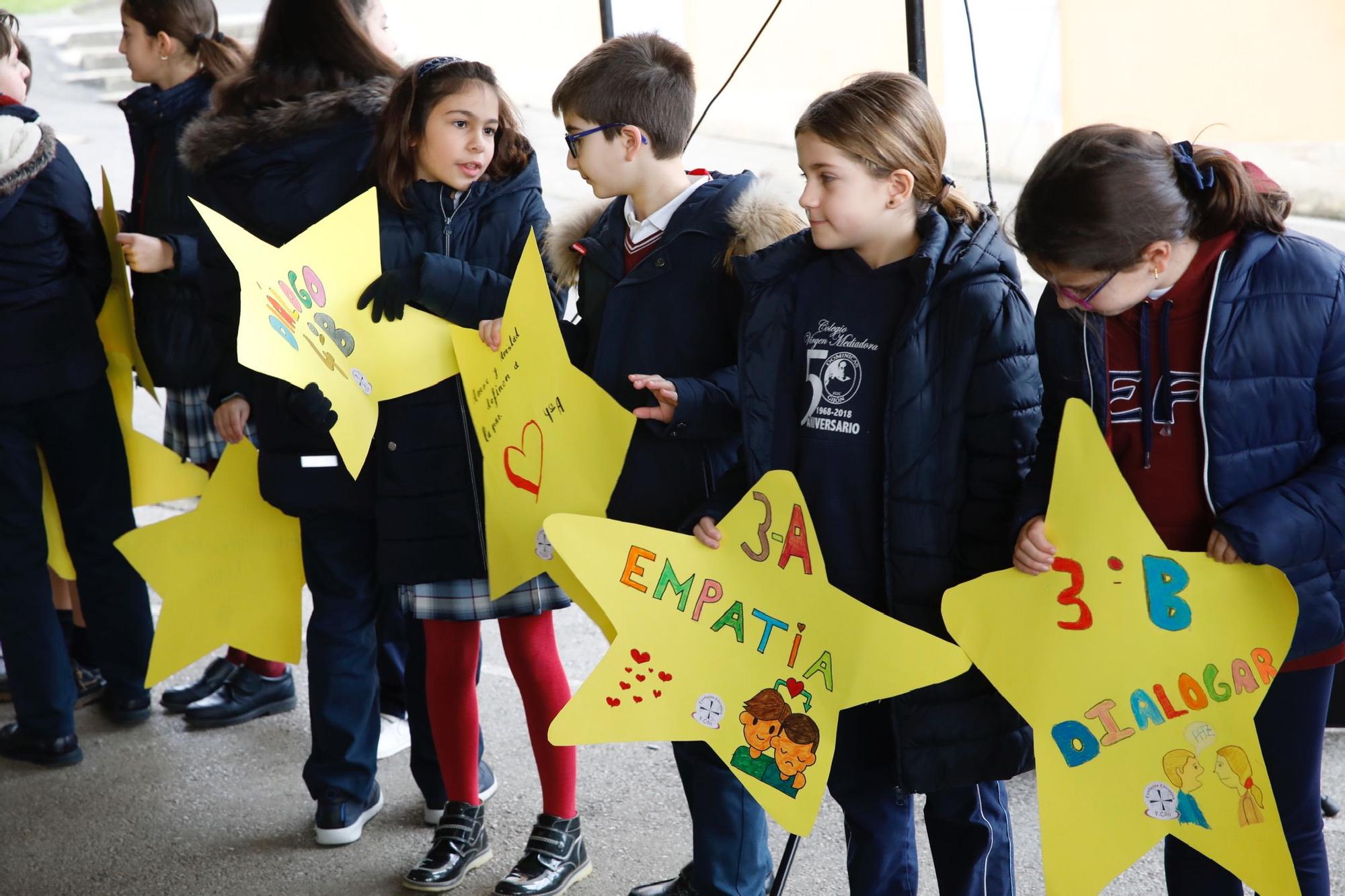 Celebración del Día de la Paz en el colegio Virgen Mediadora (Dominicas)