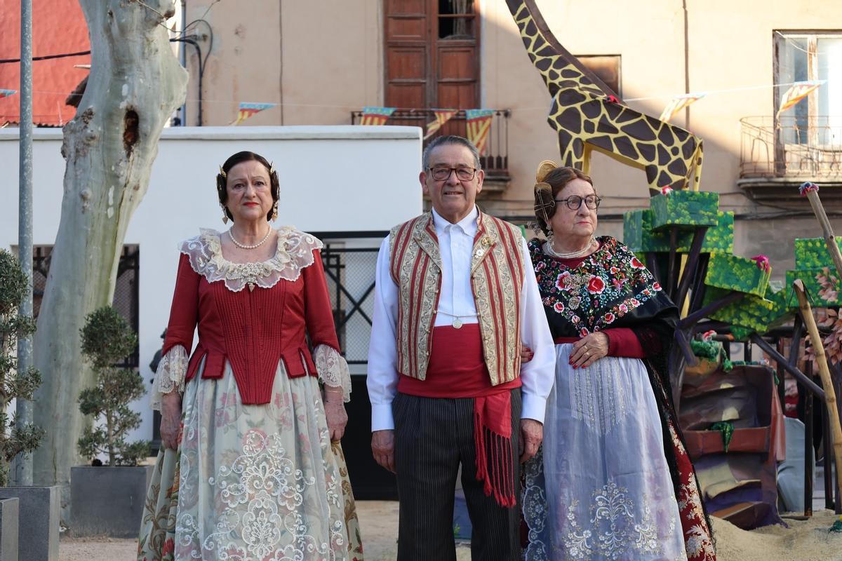 Rosa Alabajos, Alfonso Sánchez y Amparo Cruz, representantes de los centros de mayores Bellido, Sant Enric y Verge de l’Olivar.