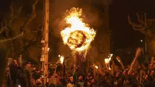 A Festa dos Fachós non pasa por auga, pero si por cambios