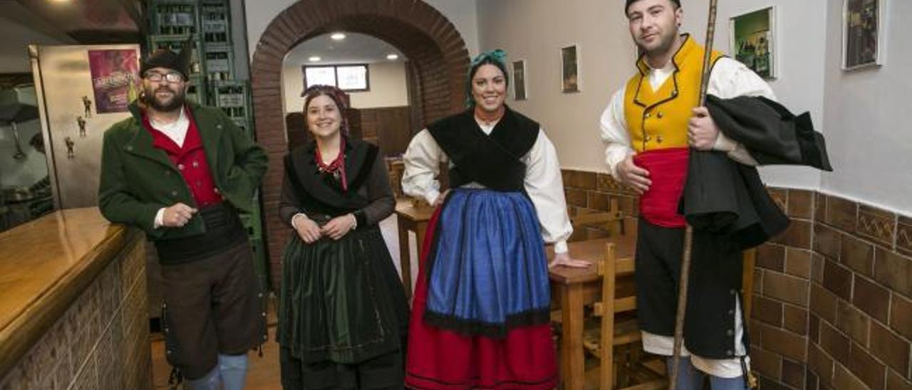 Llucía Miravalles, diseñadora:"Se puede vestir de etiqueta llevando el traje tradicional asturiano"