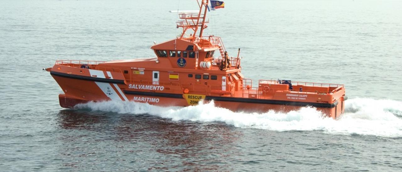 Rescatada una cuarta patera con 33 migrantes este sábado