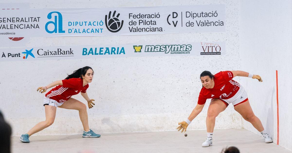 Victoria i Myriam, durant les semifinals de la V Copa Diputació d’Alacant