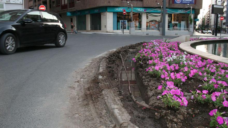 El jardín de la fuente del Óvalo de Lorca, destrozado