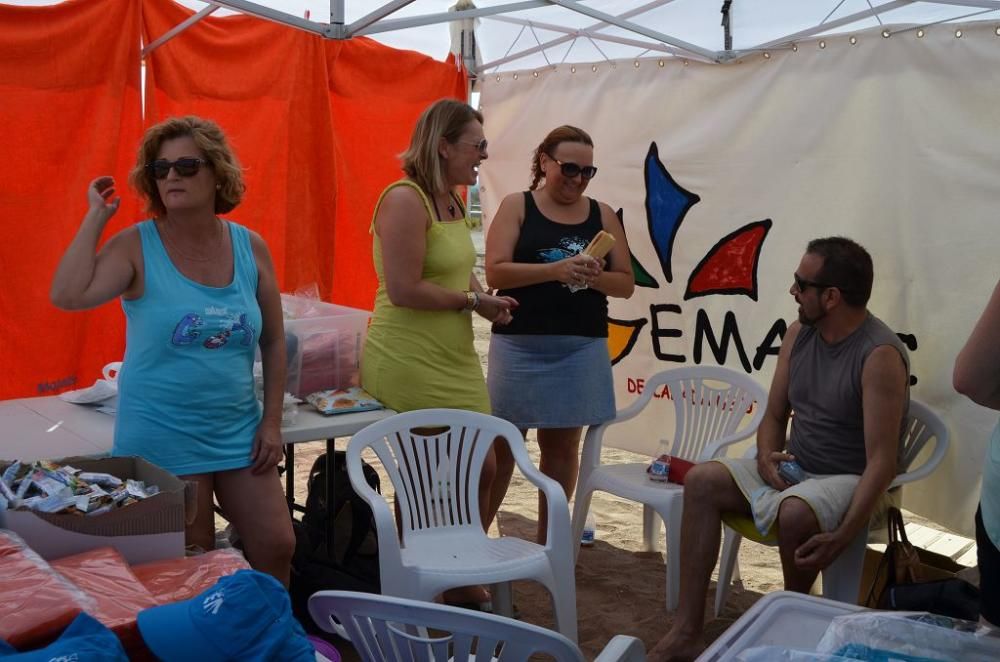 Más de 200 participantes 'se mojan' por la esclerósis múltiple en Playa Paraíso