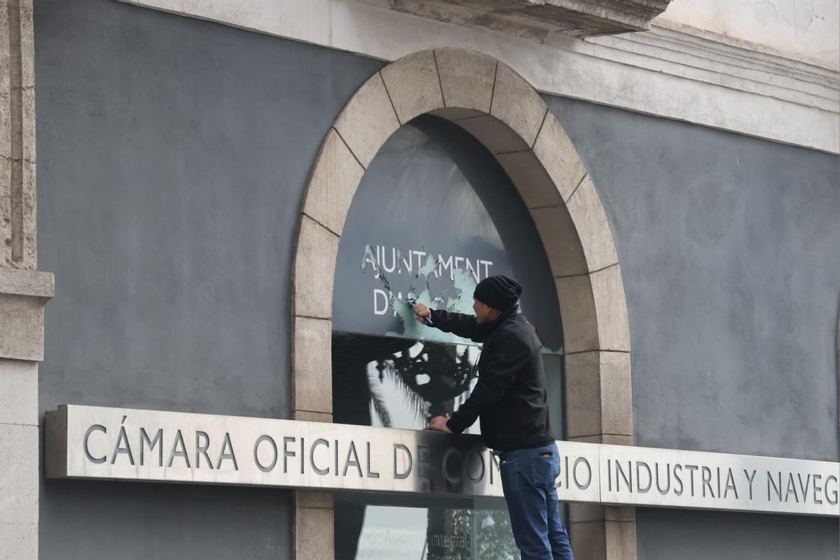 El Palas vuelve a cambiar de imagen: adiós Ayuntamiento de Alicante, hola Cámara de Comercio