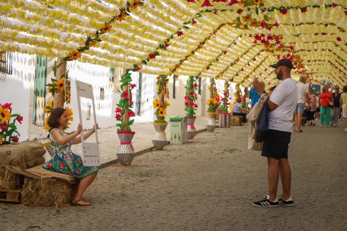 Fotogalería | Campo Maior se engalana con flores hasta el próximo domingo Fotogalería | Campo Maior se engalana con flores hasta el próximo domingo