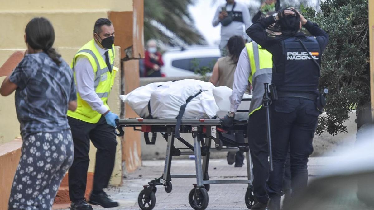 Uno de los tiroteados en Las Palmas de Gran Canaria mata a su abuela a puñaladas.