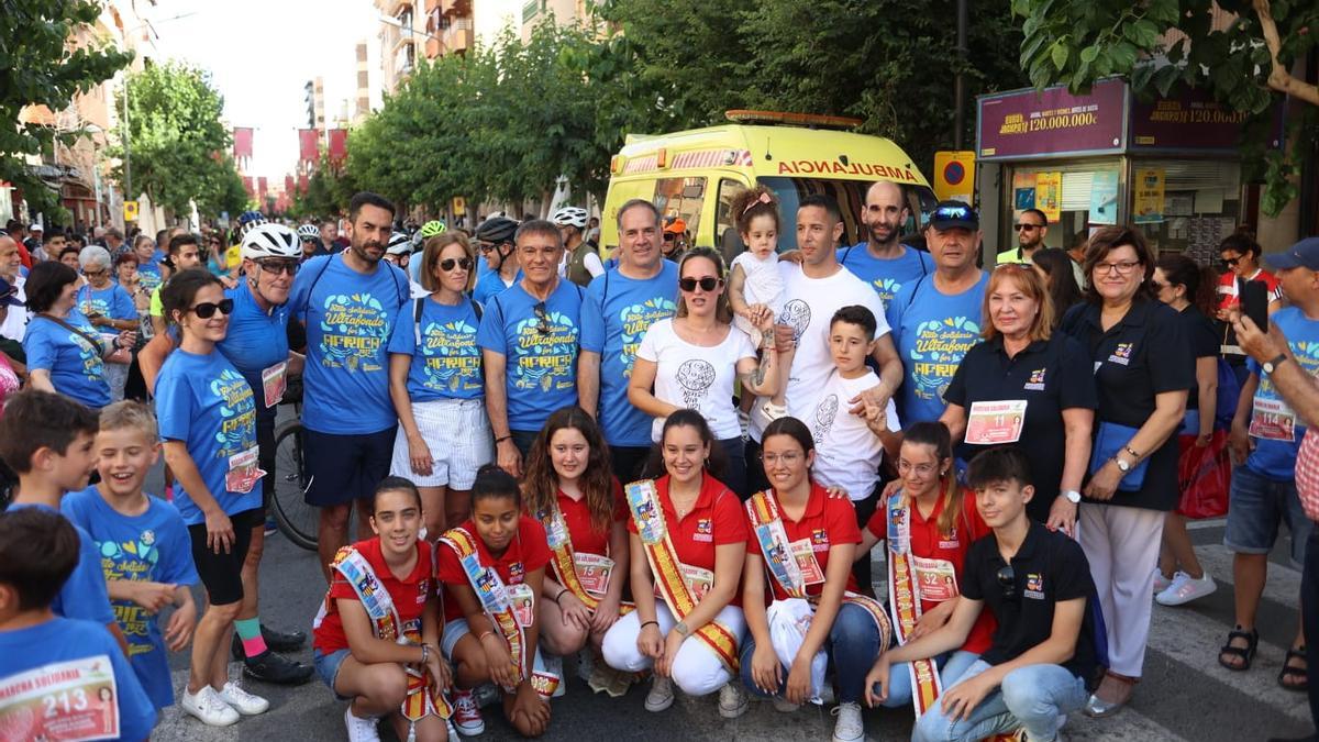 Concejales de Mutxamel y Sant Joan y las entidades festeras de ambos municipos han arropado a África.