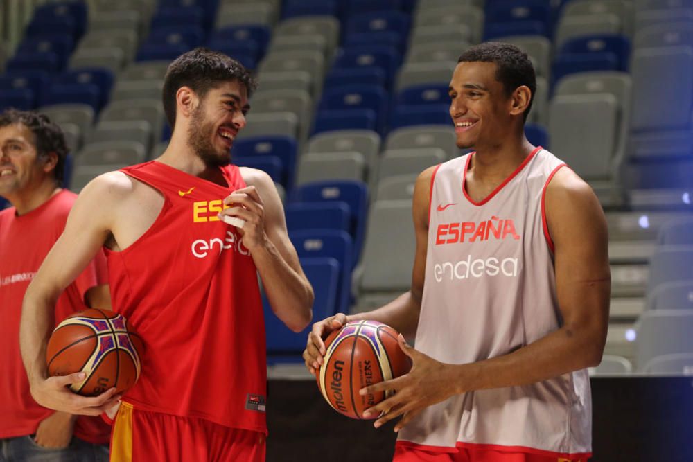 El equipo nacional aterrizó en Málaga al mediodía y por la tarde se entrenó en el Martín Carpena, con el flamante debutante Alberto Díaz y una gran representación del básket malagueño