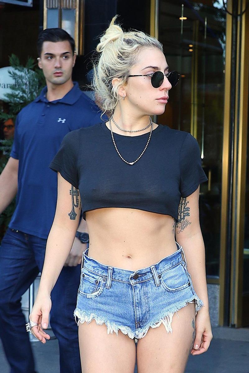 Luciendo 'Underboob': Lady Gaga