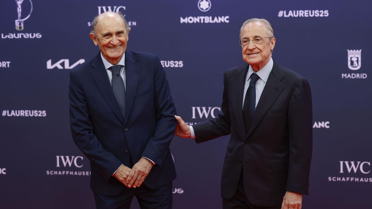 Florentino Pérez, junto a Pirri, en la entrega de los Premios Laureus.