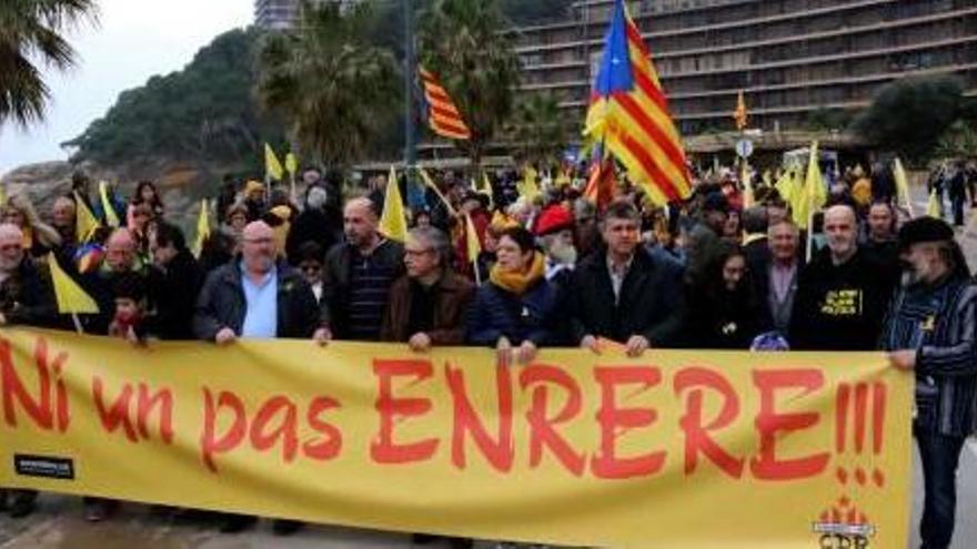 Un moment de la manifestació que es va celebrar al passeig marítim de Palamós.