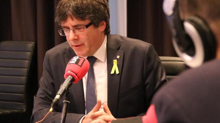 Puigdemont avisa que impedir la investidura de Sànchez seria un «delicte»