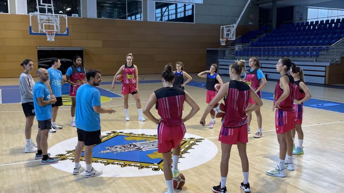 Primer entrenament de pista del Cadí la Seu, ahir | SEDIS BÀSQUET