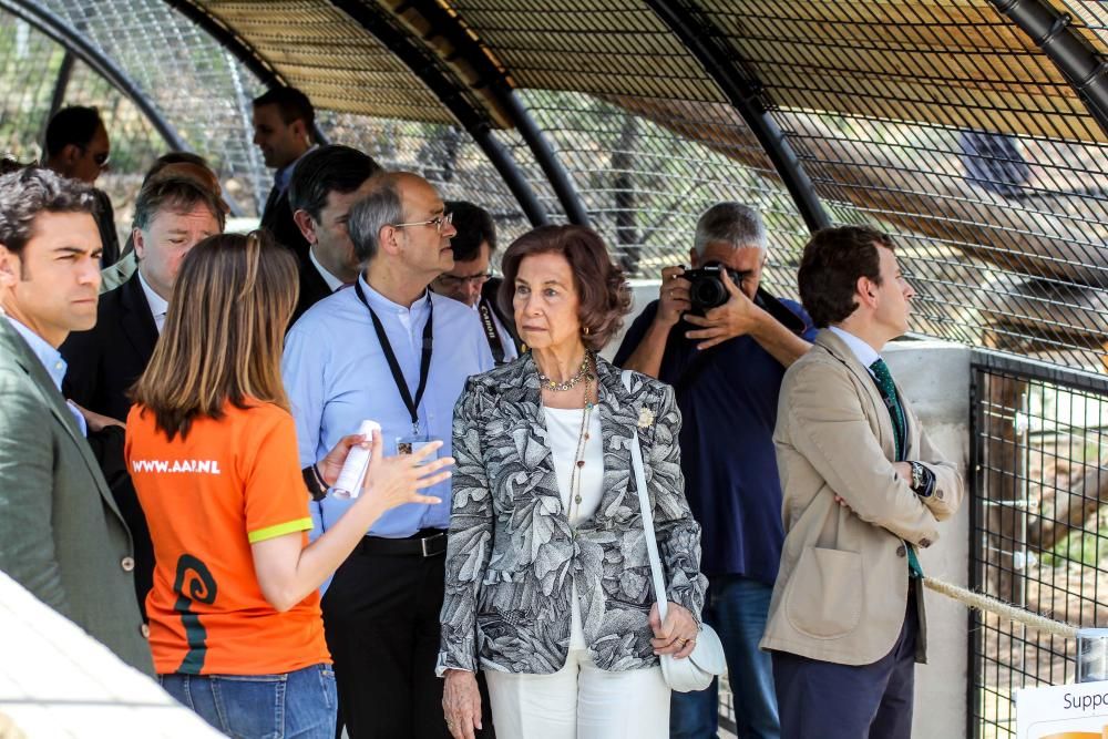 La madre de Felipe VI ha recorrido las instalaciones del complejo en compañía de sus responsables