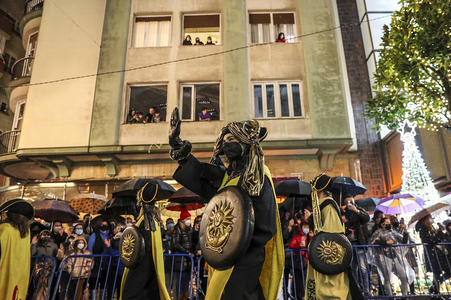 En imágenes: La cabalgata de los Reyes Magos en Oviedo