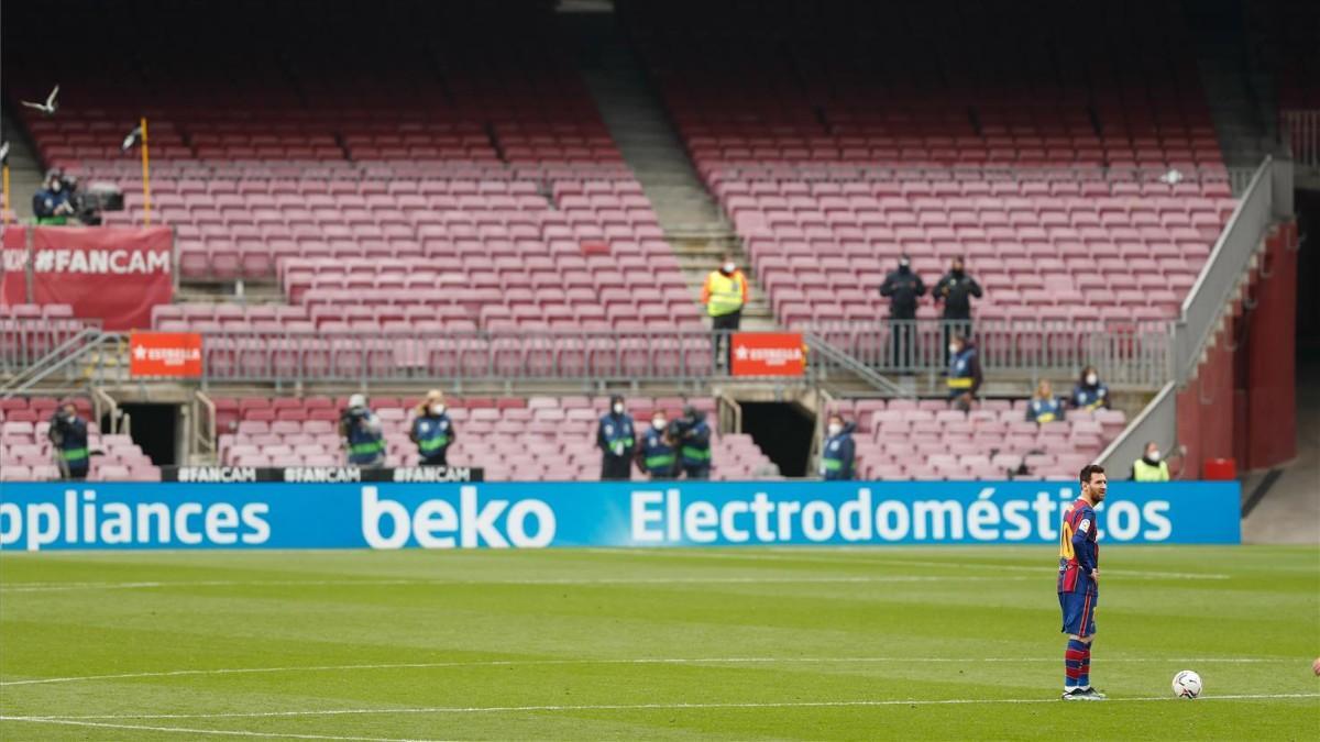 Leo Messi, en el Camp Nou vacío