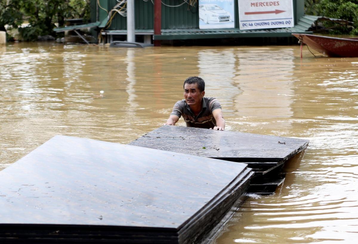 El tifón Yagi deja casi 100 muertos en Vietnam