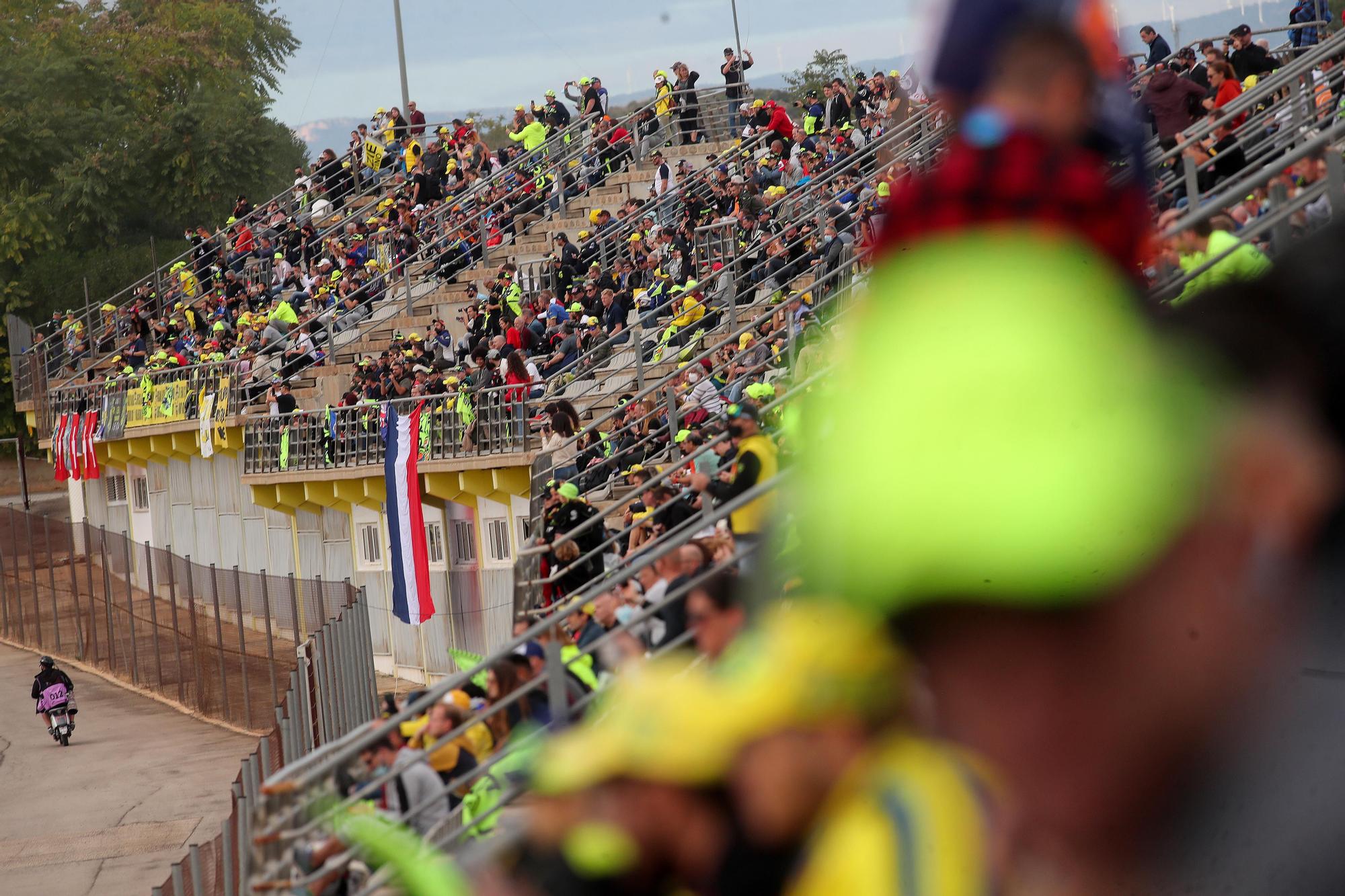 Gran ambiente en el circuito de Cheste