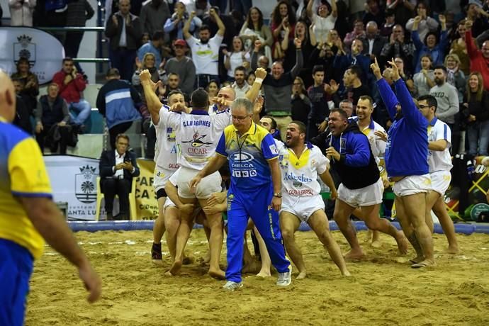 DEPORTES. VECINDARIO.SANTA LUCIA.   Luchada. Final de la Copa Cabildo Insular entre los equipos del Estrella CL y el CL Agüimes.  | 30/03/2019 | Fotógrafo: Juan Carlos Castro