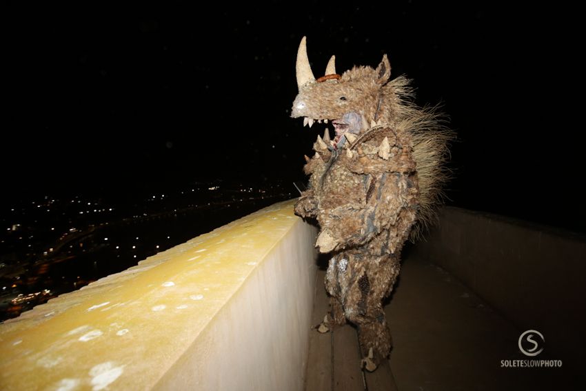 Suelta de la Mussona en el Carnaval de Águilas