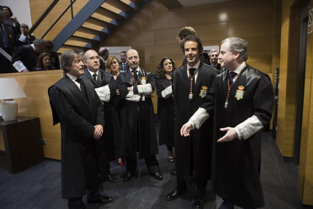 Entrega de medallas en el Colegio de Abogados